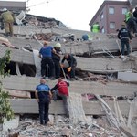 Trzęsienie ziemi w Turcji. 17 osób nie żyje, ponad 700 rannych