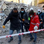 Trzęsienie ziemi w Turcji i Syrii: Ponad 34 tys. zabitych. Ratownicy wciąż znajdują żywych ludzi