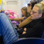 Trzęsiesz się z zimna na pokładzie samolotu? Wyjaśniamy, dlaczego to dobrze