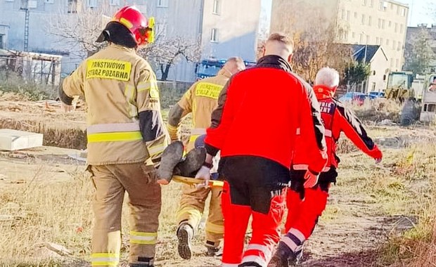 Trzy dni ze złamaną nogą w pustostanie. Wołanie o pomoc usłyszała przypadkowa kobieta