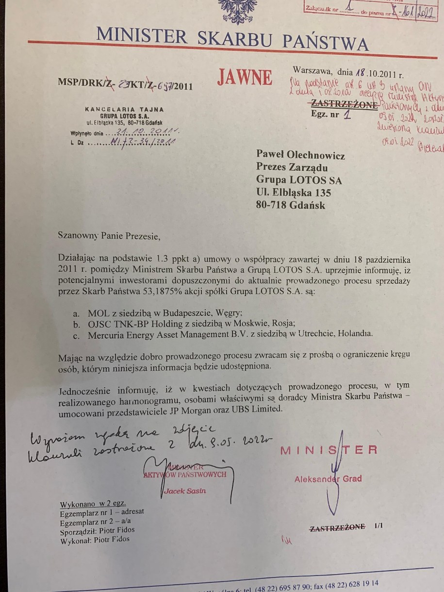 Trzy firmy zostały dopuszczone do procesu sprzedaży Grupy Lotos. /