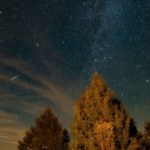 Trzy jasne gwiazdy tworzą Trójkąt Wiosenny. Przewodnik po nocnym niebie