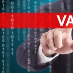Trzy osoby z zarzutami w śledztwie dotyczącym wyłudzenia VAT na dużą skalę
