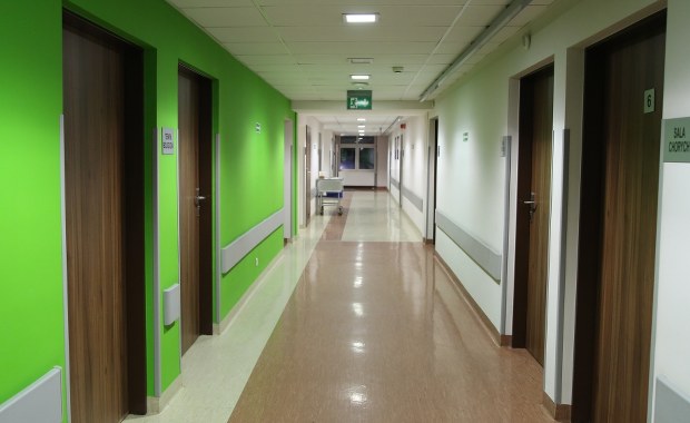 Trzy osoby zatruły się nieznaną substancją w szpitalu w Dąbrowie Górniczej