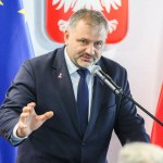 Trzy przekroczenia o ponad 50 km/h i po "prawku." Minister straszy kierowców