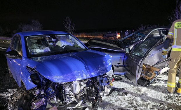 Trzy samochody zderzyły się na S8. Nie żyje jedna osoba