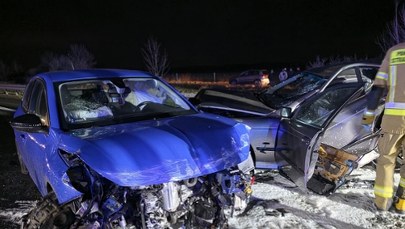 Trzy samochody zderzyły się na S8. Nie żyje jedna osoba