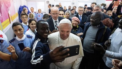 Trzy tysiące ubogich i bezdomnych na obiedzie w Watykanie