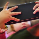 dzieci Trzymajcie maluchy z dala od ekranów! To zaburza rozwój ich mózgów