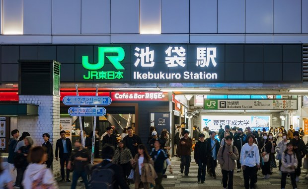 Trzymał noże w obu rękach. Morderstwo w sklepie z Pokemonami