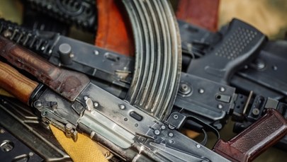 Trzymali w domach arsenały. Zadziwiające odkrycia policji