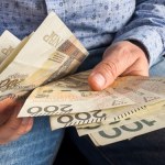 trzynastki Trzynastki wypłacone. ZUS prosi o sprawdzenie danych