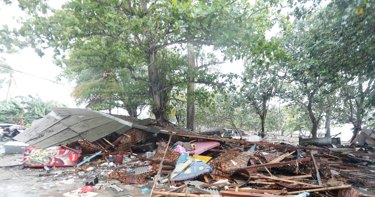 Tsunami w Indonezji. Gigantyczne zniszczenia na wyspach