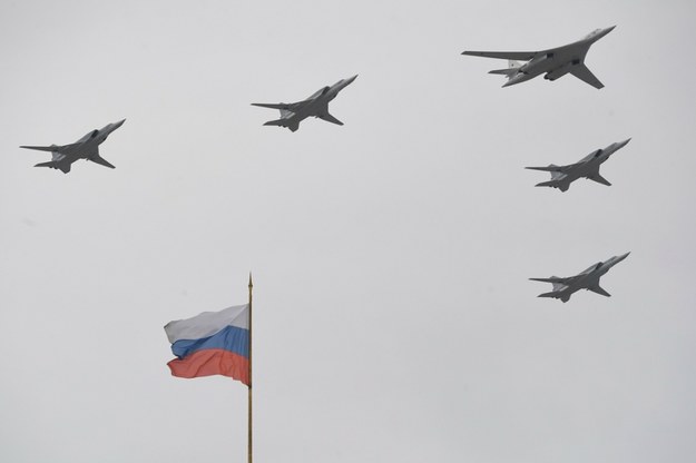 Tu-160 i Tu-22M3 nad Kremlem /ALEXANDER NEMENOV/AFP /East News