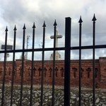 "Tu pochowano ofiary epidemii". Oto najbardziej niedostępna nekropolia w Warszawie 