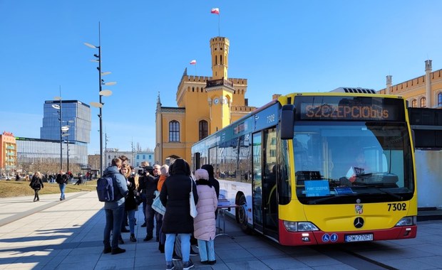 "Tu wyrobisz numer PESEL". Komunikaty we wrocławskim MPK