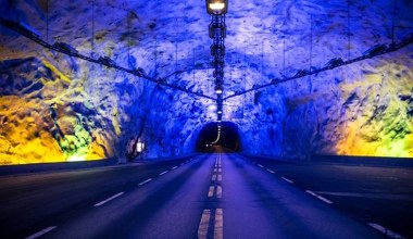 Tu znajduje się najdłuższy tunel na świecie. Przejazd trwa kilkadziesiąt minut