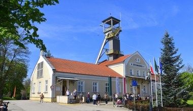 Tu znajduje się podziemne sanatorium. Kuracjusze przyjeżdżają przez cały rok 