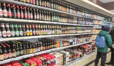 Tubki z alkoholem wywołały skandal w Polsce. Kto jest producentem?