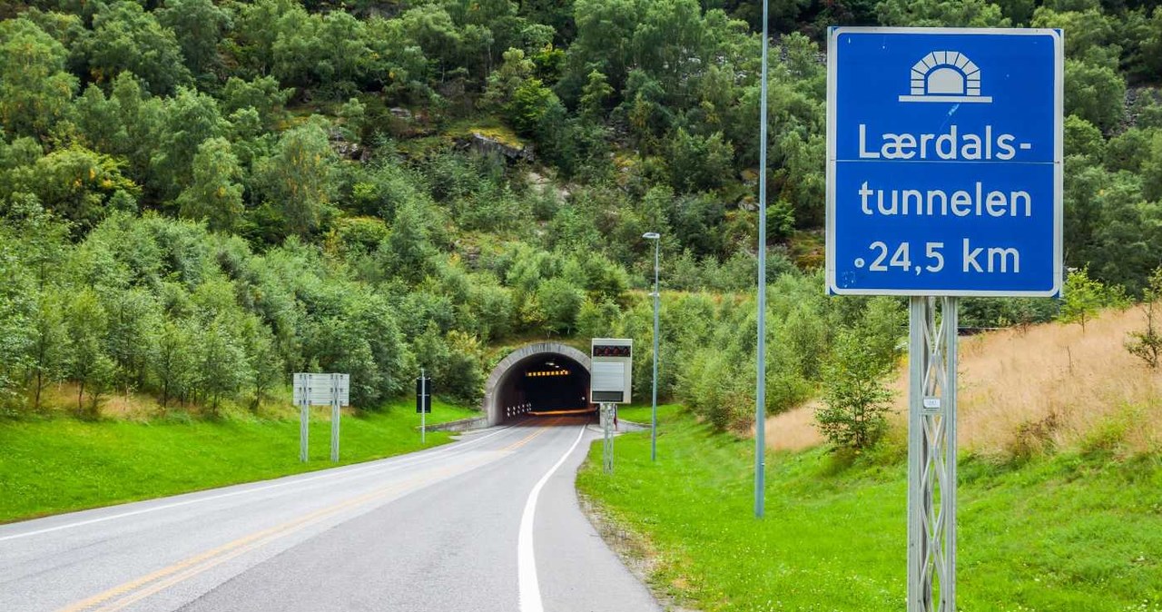 Tunel Laerdal to najdłuższy tunel drogowy na świecie /123RF/PICSEL