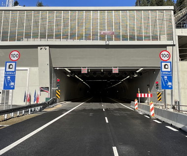 Tunel na Zakopiance już zarabia. Rekordzista jechał 201 km/h