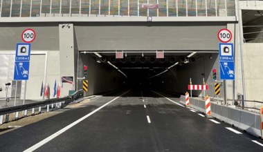 Tunel na Zakopiance ma już rok. Ktoś za jego przejechanie zapłacił 2500 zł