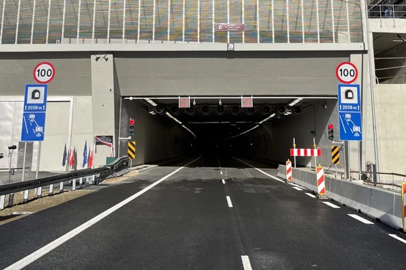 Tunel na Zakopiance został otwarty 12 listopada 2022 roku. Przejechało nim już 7,7 mln samochodów /Marek Wicher    /INTERIA.PL