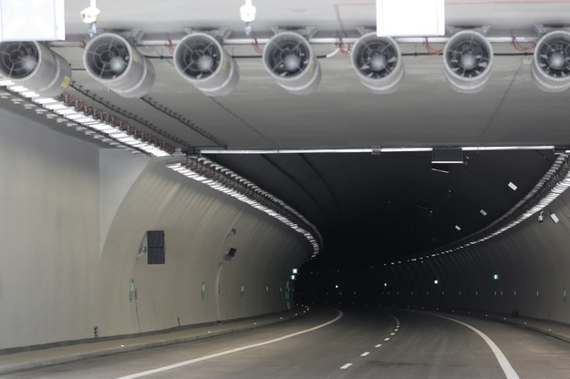 Tunel na zakopiance / 	Grzegorz Momot    /PAP