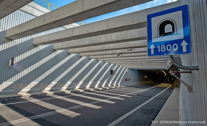 Tunel pod Świną jest już otwarty dla ruchu samochodowego /GDDKiA
