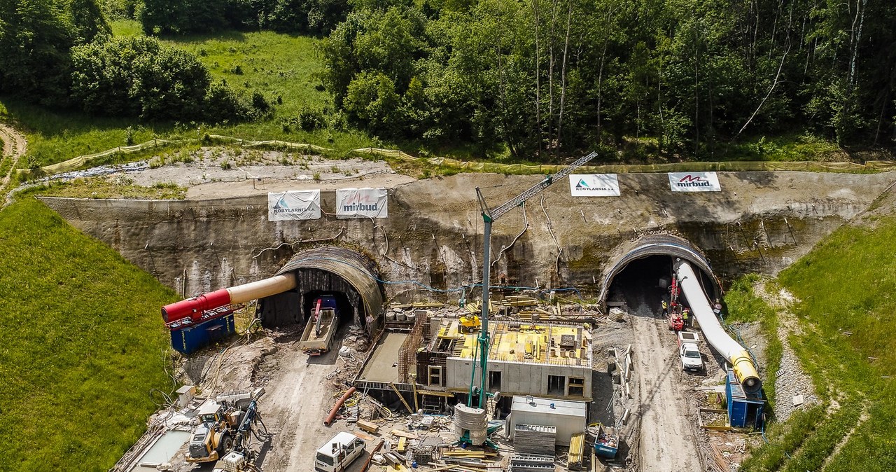 Tunel w masywie Białożyńskiego Gronia /GDDKiA