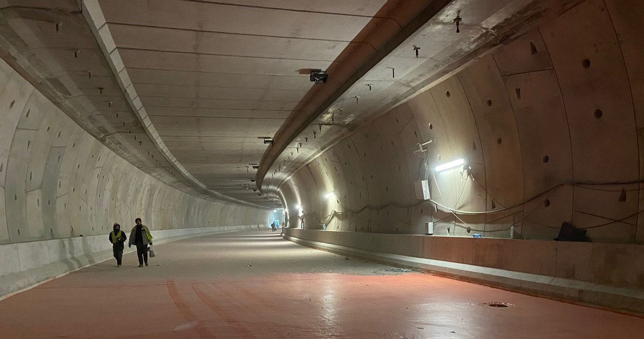 Tunel w Świnoujściu gotowy do wylewania asfaltu / fot. PORR Polska /