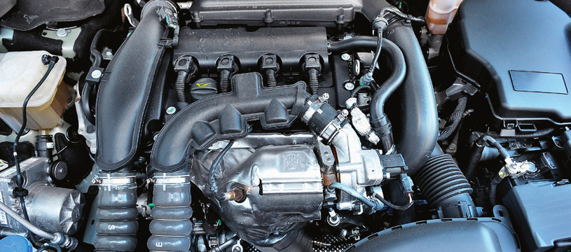 Turbodoładowane silniki benzynowe (na zdjęciu) mają bezpośredni wtrysk paliwa i nie grzeszą trwałością. /Motor