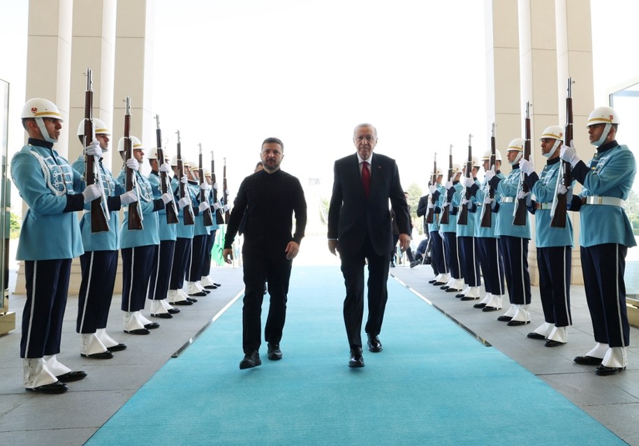 Turcja jest gotowa zrobić wiele, by utrzymać komunikację między Rosją a Ukrainą /TURKISH PRESIDENTIAL PRESS OFFICE HANDOUT HANDOUT /PAP/EPA