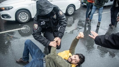 Turcja: Po masowych zatrzymaniach policja wypuszcza ponad 570 osób