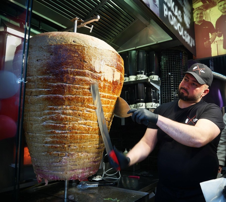 Turcja rezygnuje z prób narzucenia unijnych zasad produkcji kebaba /XAMAX /PAP/DPA