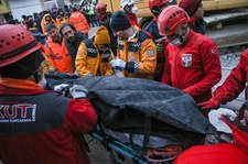 Turcja: Wzrosła liczba ofiar śmiertelnych trzęsienia ziemi