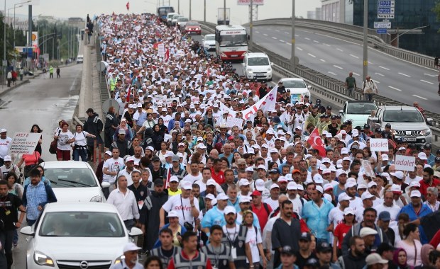 Turcja: Zatrzymano 6 członków ISIS, którzy planowali atak podczas marszu opozycji