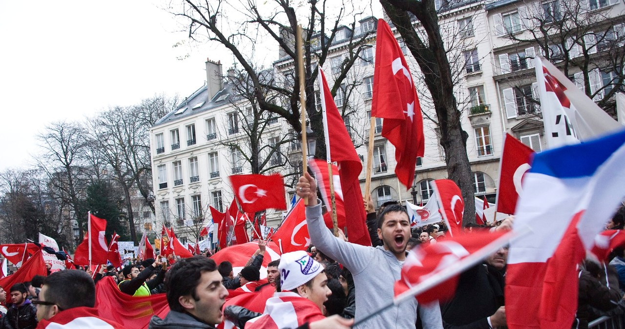 Turcy protestowali przed francuskim parlamentem