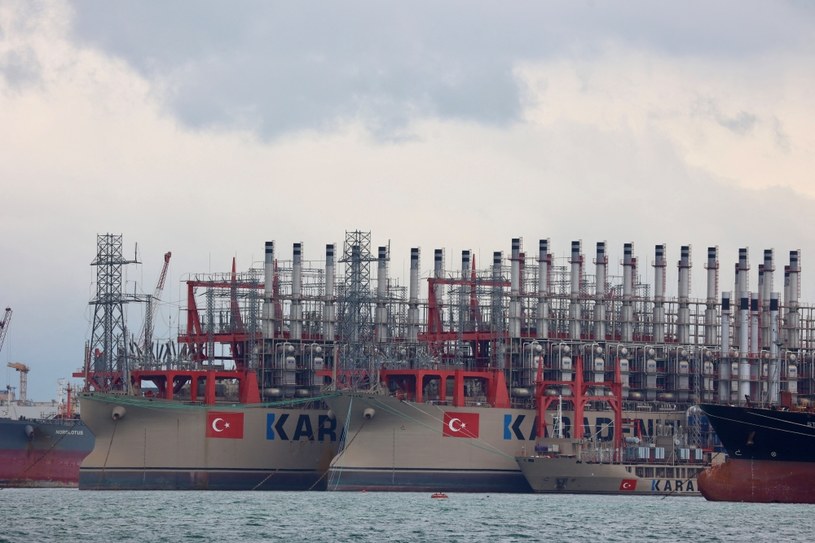 Turecka firma Karpowership, będąca największym dostarczycielem prądu z pływających elektrowni, odcięła od energii stolicę afrykańskiego kraju Gwinea Bissau /Yoruk Isik / Reuters /Agencja FORUM