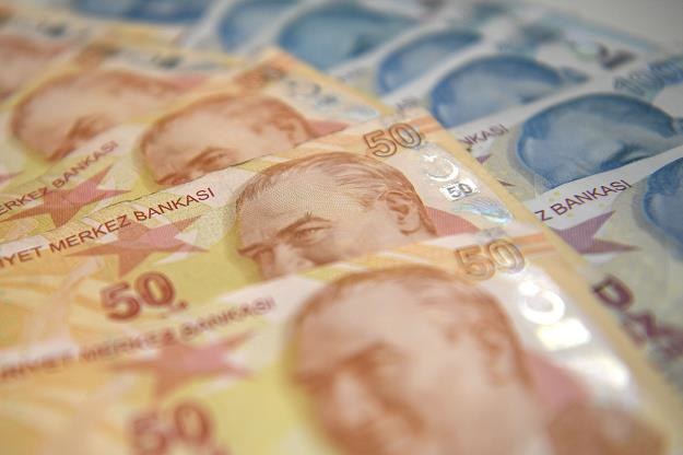 Turecka lira dogoniła już etiopskiego birra i zambijskiej kwacha /AFP
