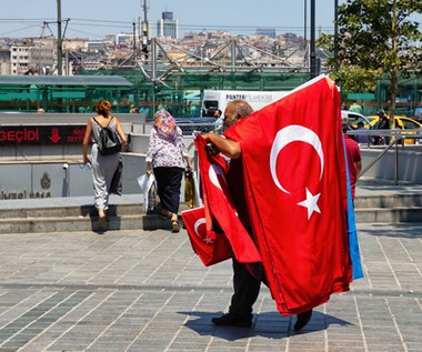 Turecka spirala inflacyjna. Nad Bosforem stopy spadają, ceny galopują, a waluta coraz słabsza