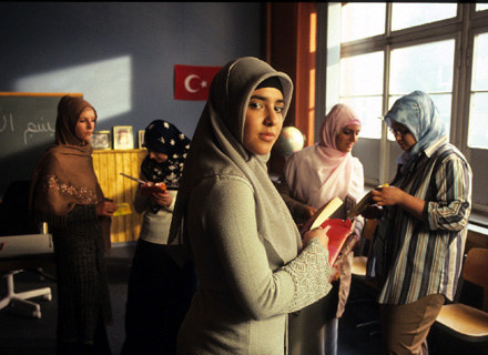 "Turecki dla początkujących" wyśmiewa kulturowe stereotypy /materiały programowe