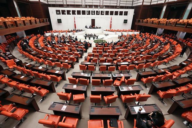 Turecki parlament opowiedział się za ograniczeniami dla internetu /AFP