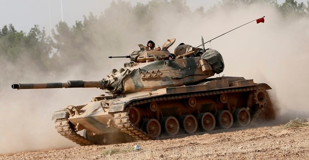 Tureckie czołgi w Syrii /SEDAT SUNA /PAP/EPA