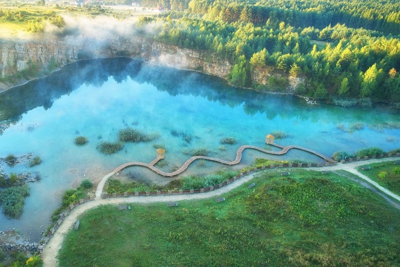 Turkusowa woda i piaszczyste plaże. Te polskie akweny do złudzenia przypominają zagraniczne kurorty