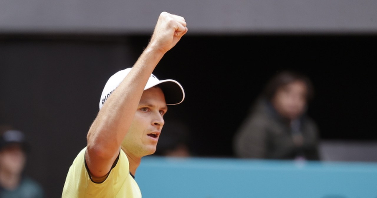 Turniej ATP w Madrycie. Trzygodzinny bój Hurkacza i awans do drugiej rundy