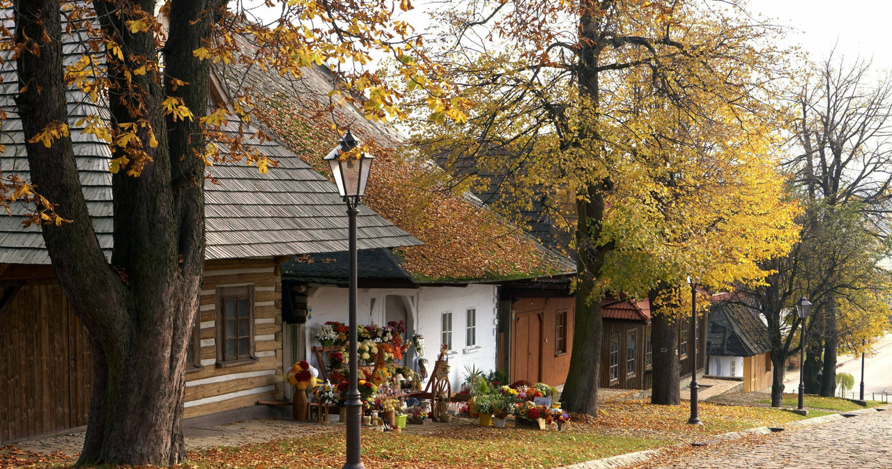 Turyści cenią Lanckoronę szczególnie za wyjątkową architekturę /Rafał Jabłoński  /East News