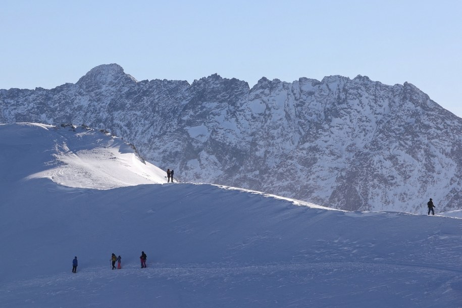 Turyści na Kasprowym Wierchu w Tatrach / 	Grzegorz Momot    /PAP