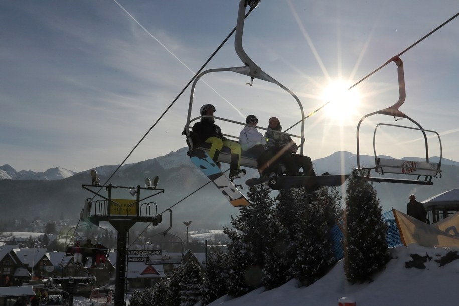 Turyści na Polanie Szymoszkowej w Zakopanem /Grzegorz Momot /PAP