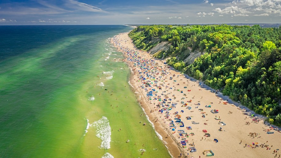 Turyści nad Bałtykiem /Shutterstock